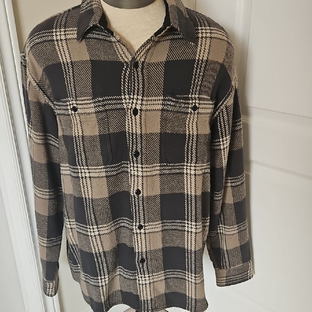 American Eagle Outfitters Black and Tan Plaid Shirt - Picture 7 of 16
